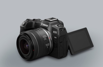 EOS R8